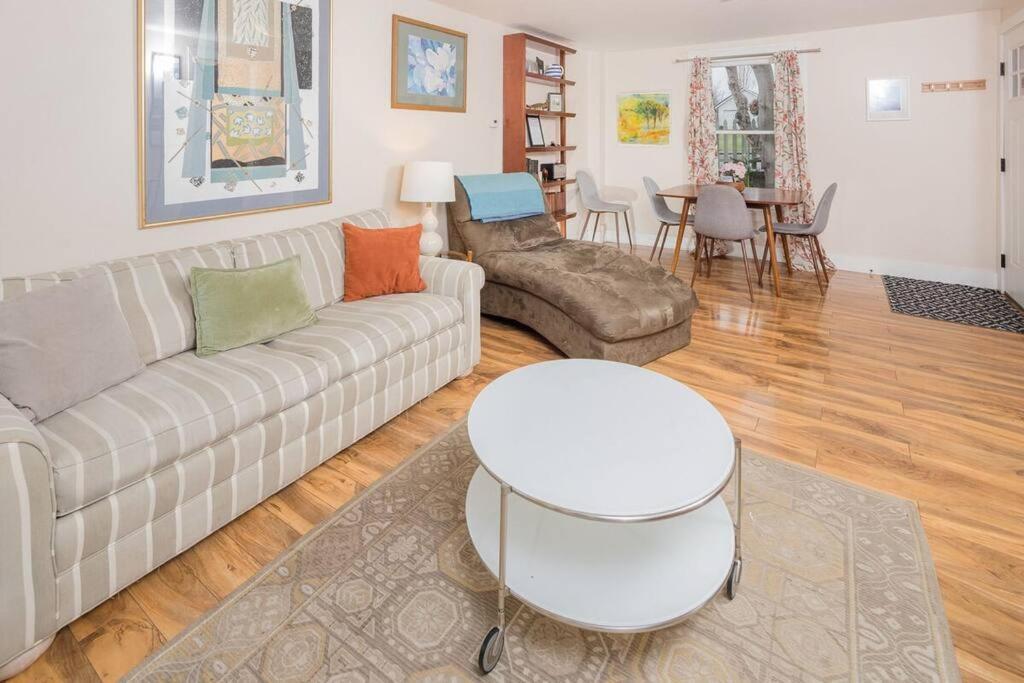 Downtown Drift-hot Tub,sauna,bikes,pet Friendly Apartment